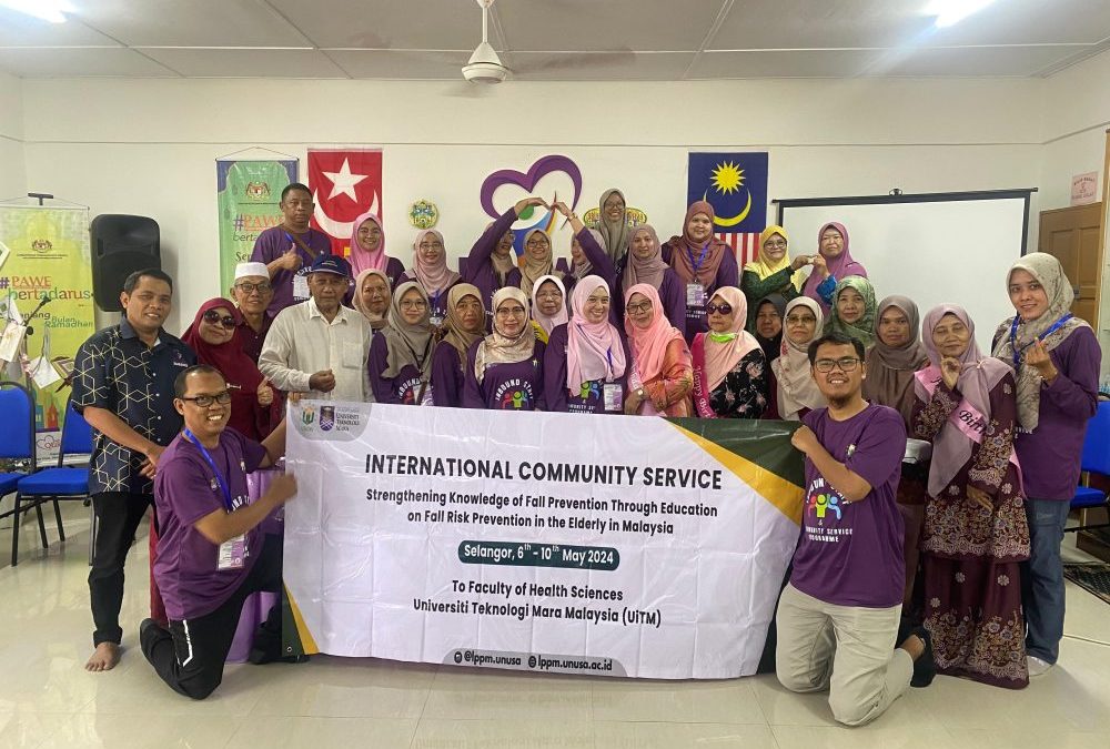 Cegah Risiko Jatuh pada Lansia, Tim Pengabdian Masyarakat Gelar Edukasi di Felda Bukit Cerakah Selangor