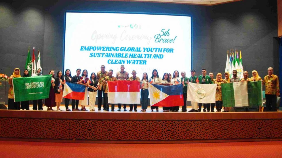 Mahasiswa International program BRaVe Kenali Budaya Indonesia Melalui Tari Tradisional Yamko Rambe Yamko Bersama FKIP UNUSA