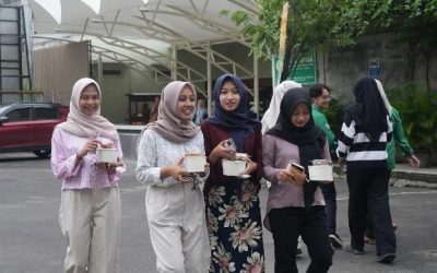 UNUSA Berbagi Kebaikan Ramadhan dengan Buka Puasa Gratis di Kampus