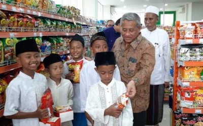UNUSA Adakan Program Peduli Staf Dengan Voucher Belanja di Yarsis Mart