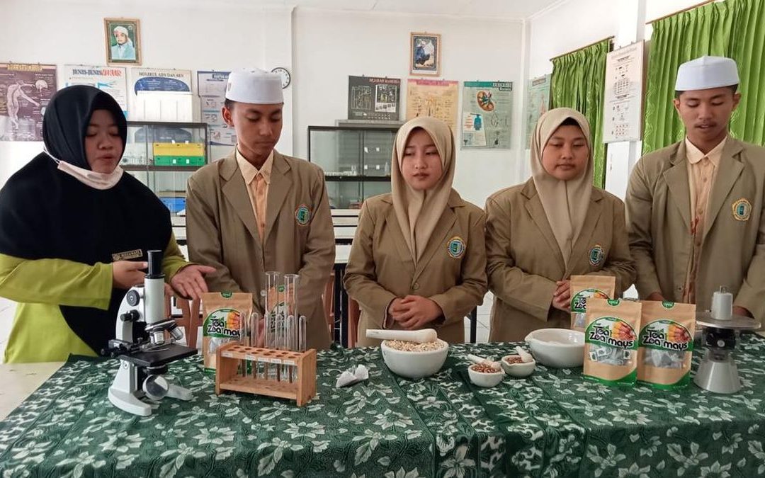 Pelatihan Budidaya Tanaman Herbal Di Pondok Pesantren Zainul Hasan Genggong