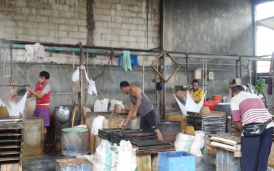 Tingkatkan Kualitas Pangan dan Kesehatan Pekerja, Mahasiswa K3 UNUSA Gelar Edukasi Higiene di Pabrik Tahu Sidoarjo